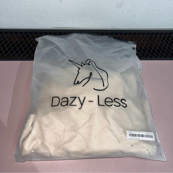 NWT Dazy-Less Women's Cropped Sweatshirt Pink Size Large Crew Neck‎ Pull String - Picture 11 of 11